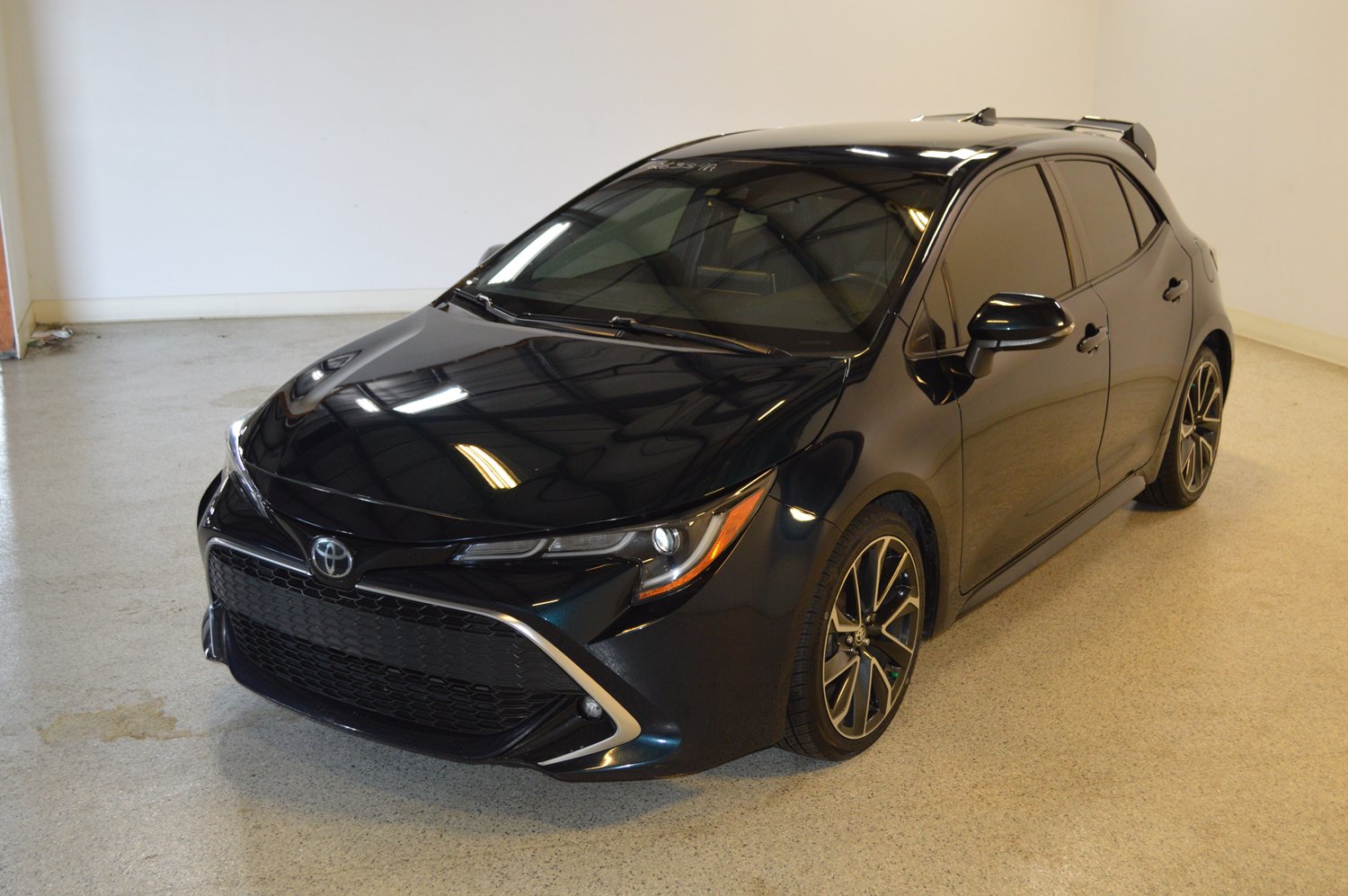 Used 2019 Toyota Corolla XSE FWD image 7