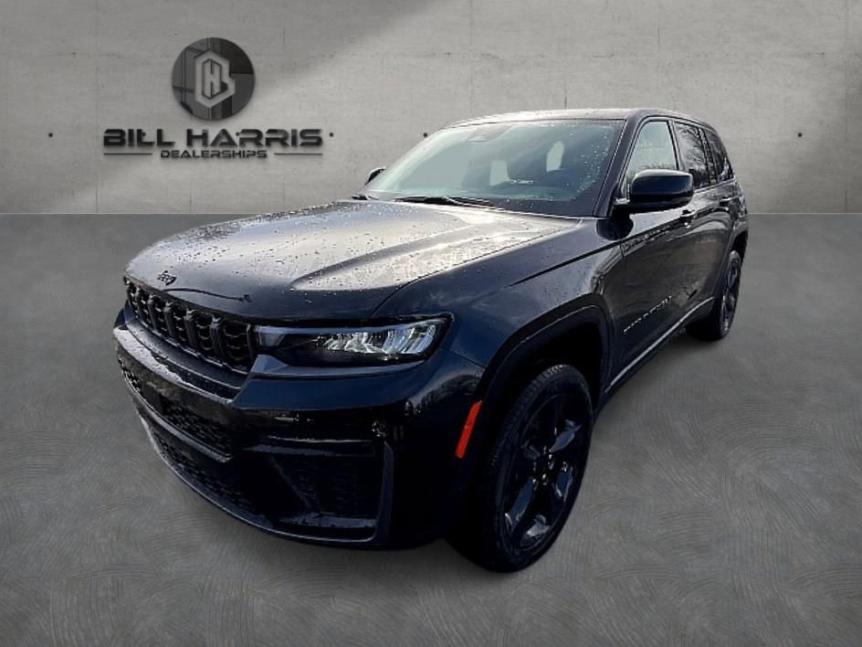 New 2026 Jeep Grand Cherokee Limited w/ Limited Altitude Package