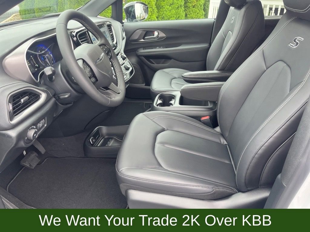 New 2026 Chrysler Pacifica Select w/ S Appearance Package image 7