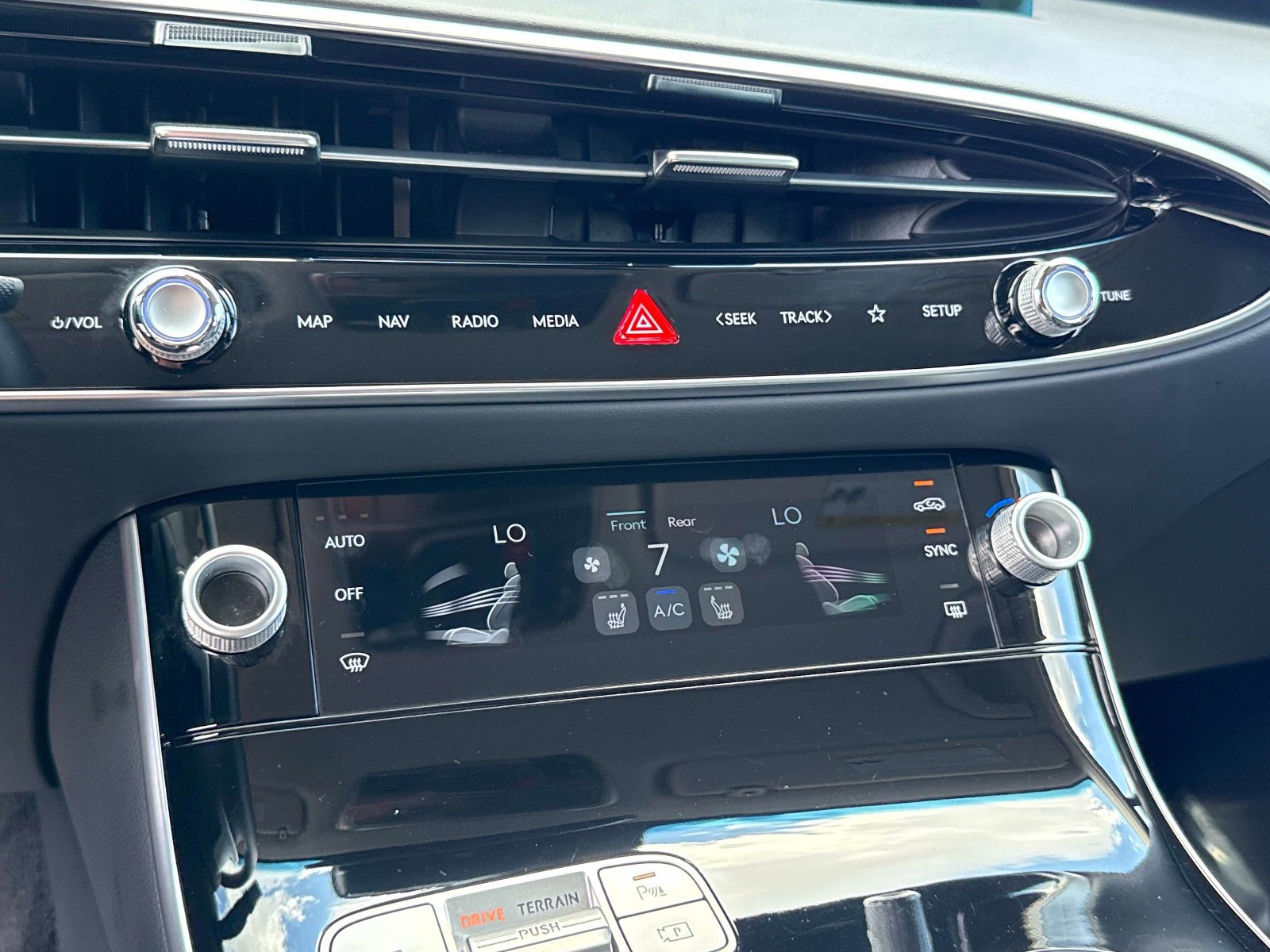 Used 2026 Genesis GV70 2.5T image 45