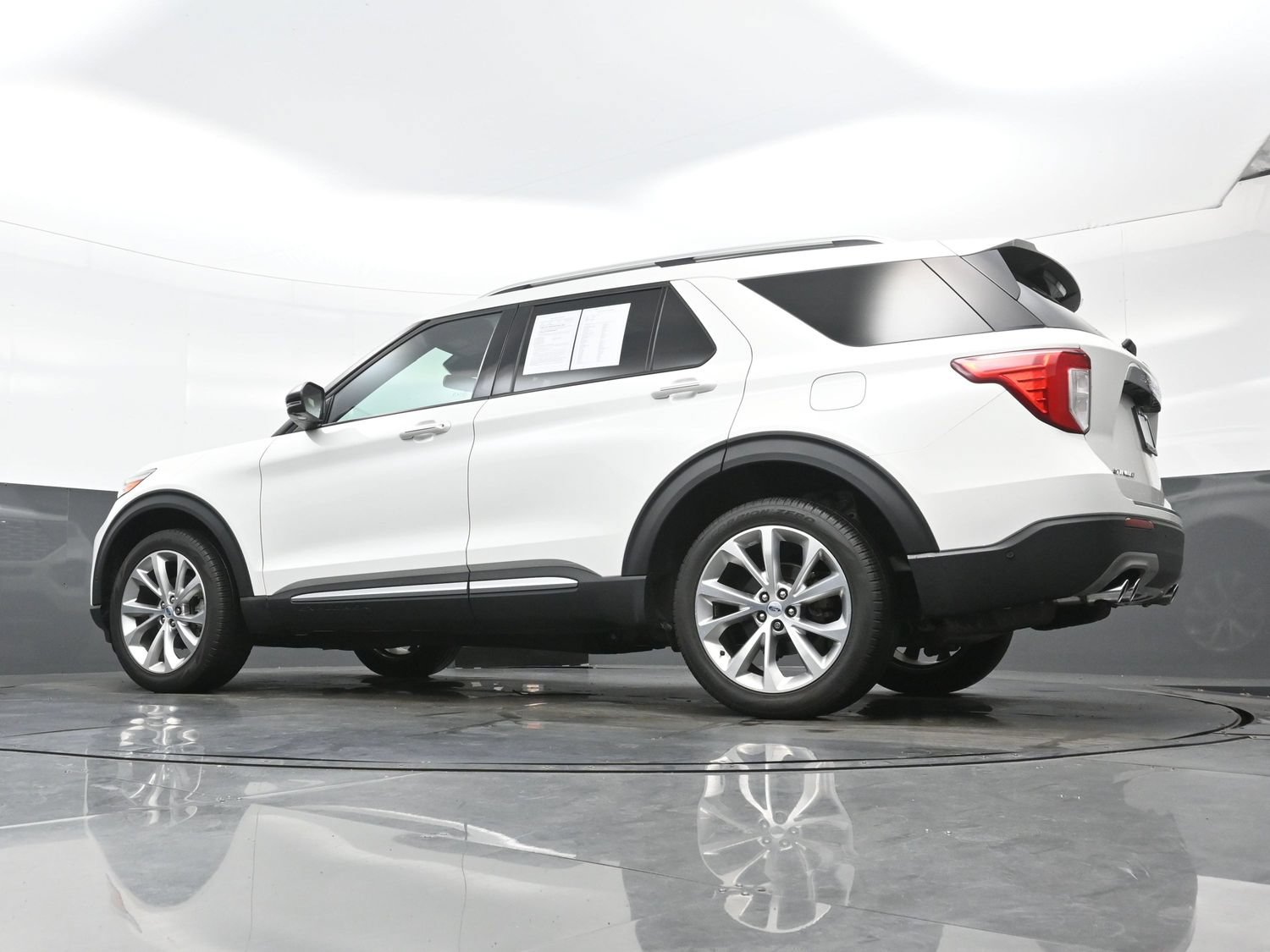 Used 2023 Ford Explorer Platinum AWD/4WD image 31