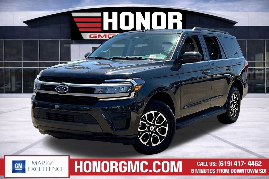Used 2024 Ford Expedition XLT image 3