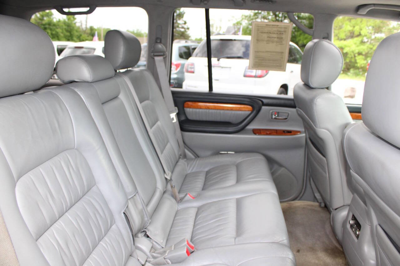 Used 2005 Lexus LX 470 4WD image 18