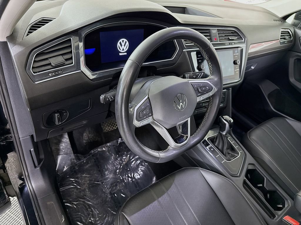 Used 2023 Volkswagen Tiguan SE FWD image 17