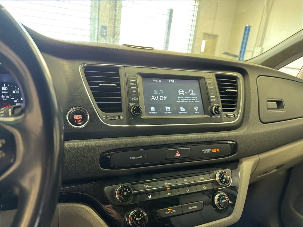 Used 2019 Kia Sedona EX image 3