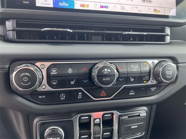 New 2025 Jeep Gladiator Sport w/ Premium Package image 22