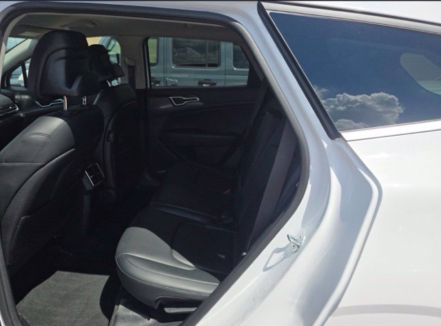 Certified 2025 Kia Sportage EX FWD image 9