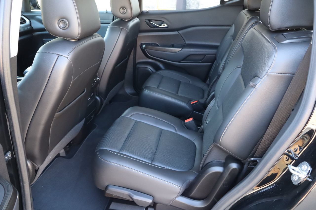 Used 2023 GMC Acadia SLT w/ Elevation Edition FWD image 6