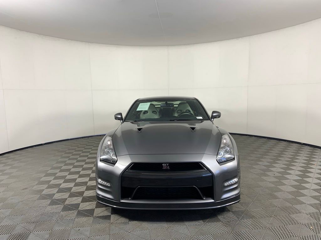 Used 2013 Nissan GT-R Premium image 4