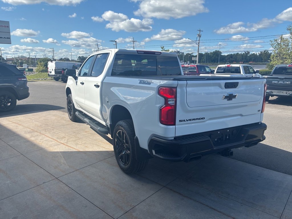 Used 2025 Chevrolet Silverado 1500 LT Trail Boss w/ Dark Appearance Package image 8