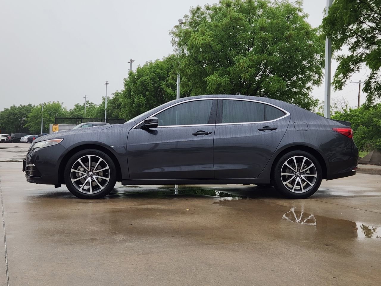Used 2016 Acura TLX V6 w/ Technology Package FWD image 4