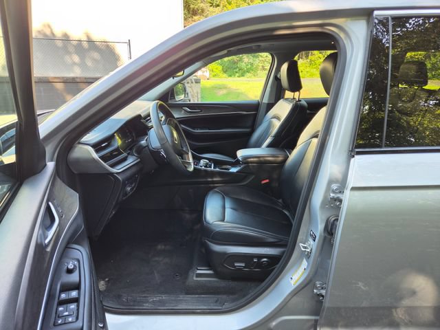 Used 2023 Jeep Grand Cherokee 4WD 4xe image 14