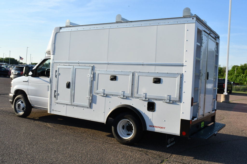 New 2027 Ford E-350 and Econoline 350 Super Duty w/ Power Equipment Group RWD image 15