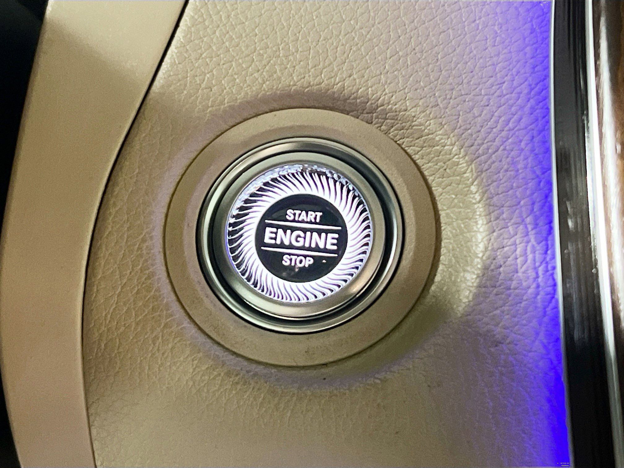 Used 2022 Mercedes-Benz GLC 300 4MATIC w/ Premium Package Lite image 24