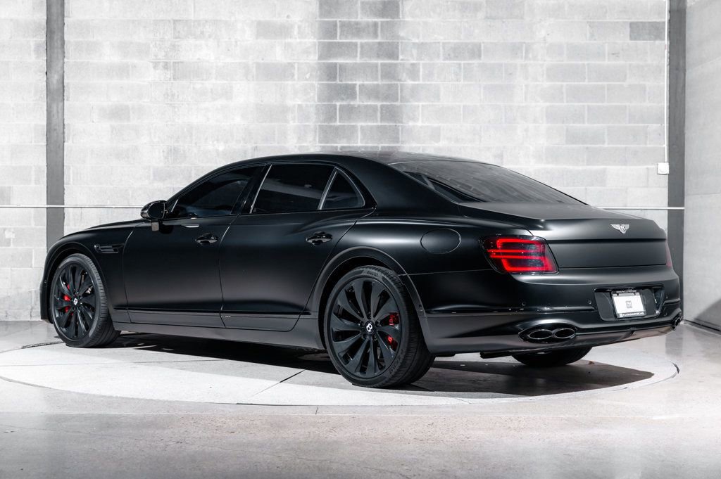Used 2022 Bentley Flying Spur Plug-In Hybrid AWD/4WD image 5