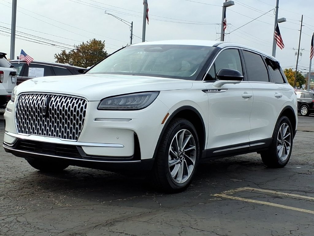 Used 2023 Lincoln Corsair AWD w/ Equipment Group 101A image 3