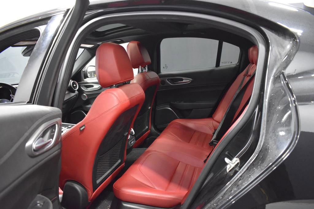 Used 2022 Alfa Romeo Giulia Veloce image 33