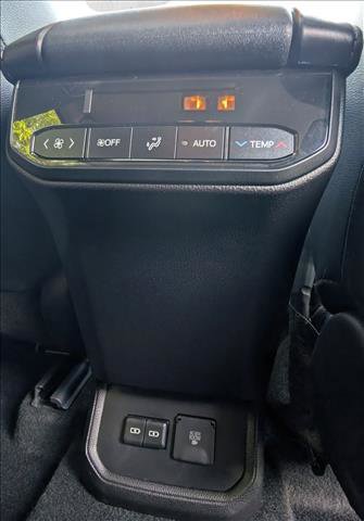 Used 2024 Toyota Highlander Limited AWD/4WD image 26