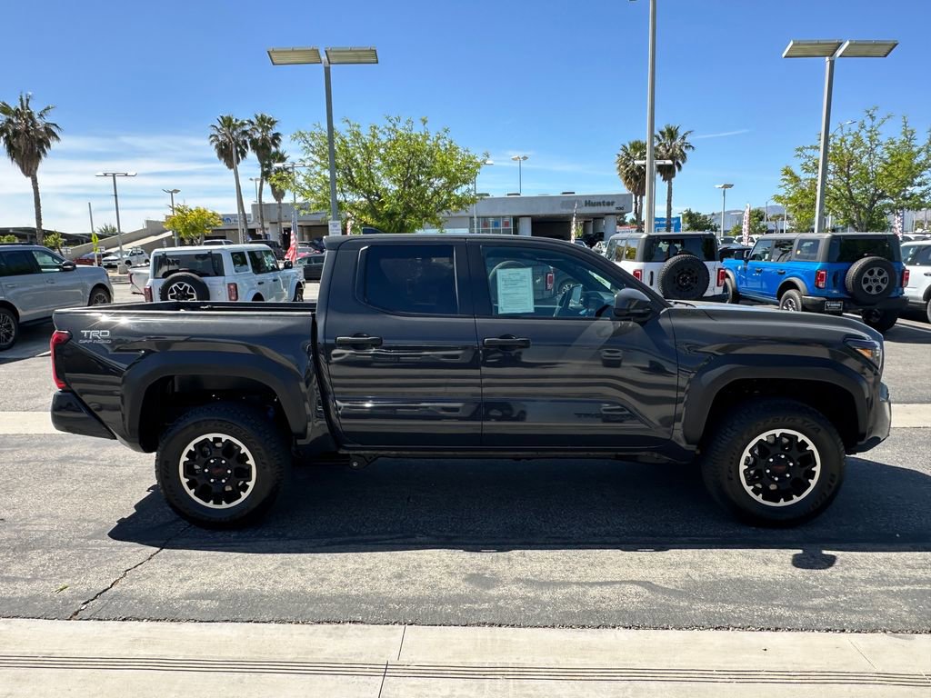 Used 2025 Toyota Tacoma TRD Off-Road AWD/4WD image 9