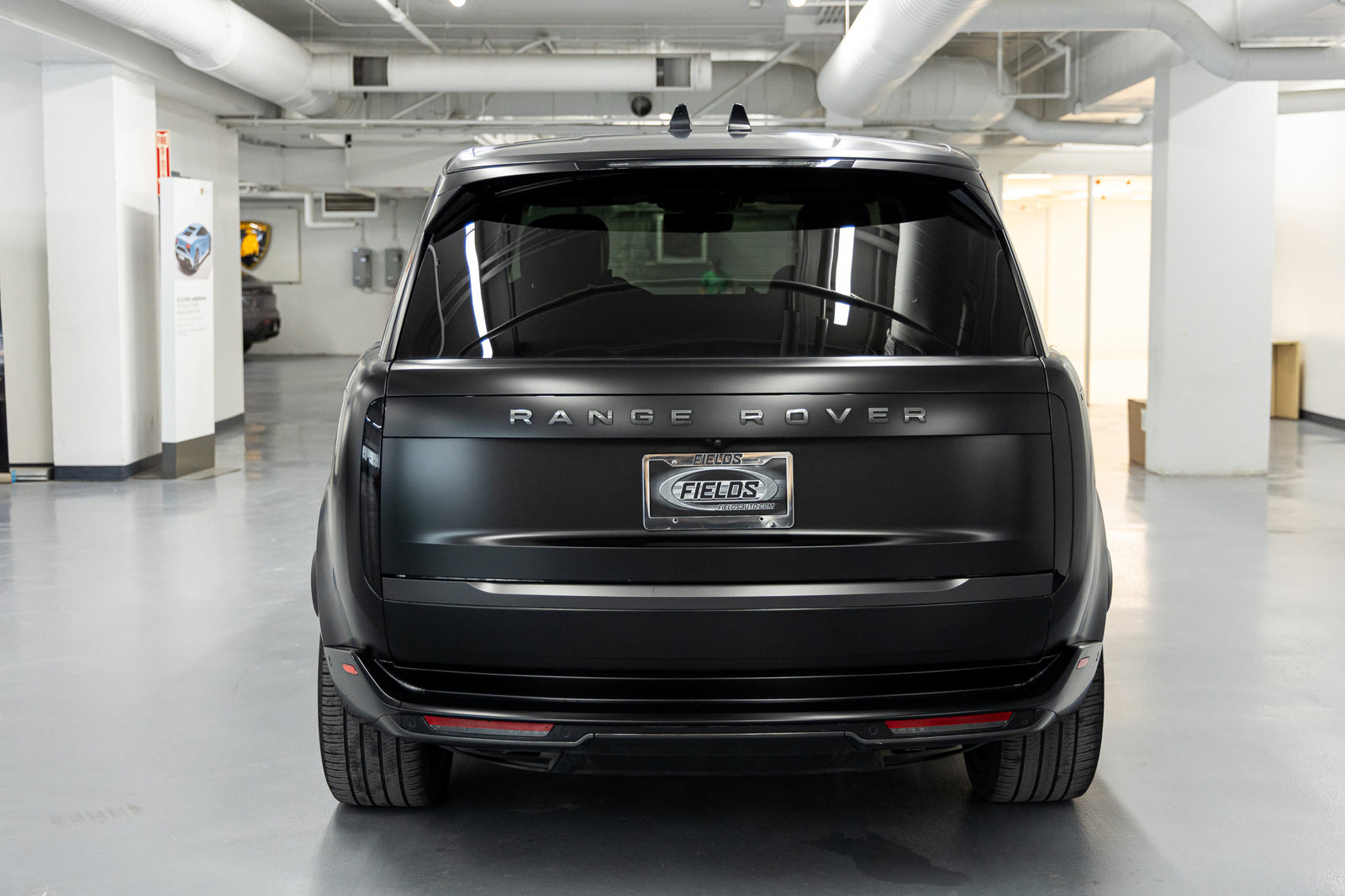 Used 2023 Land Rover Range Rover Autobiography image 4