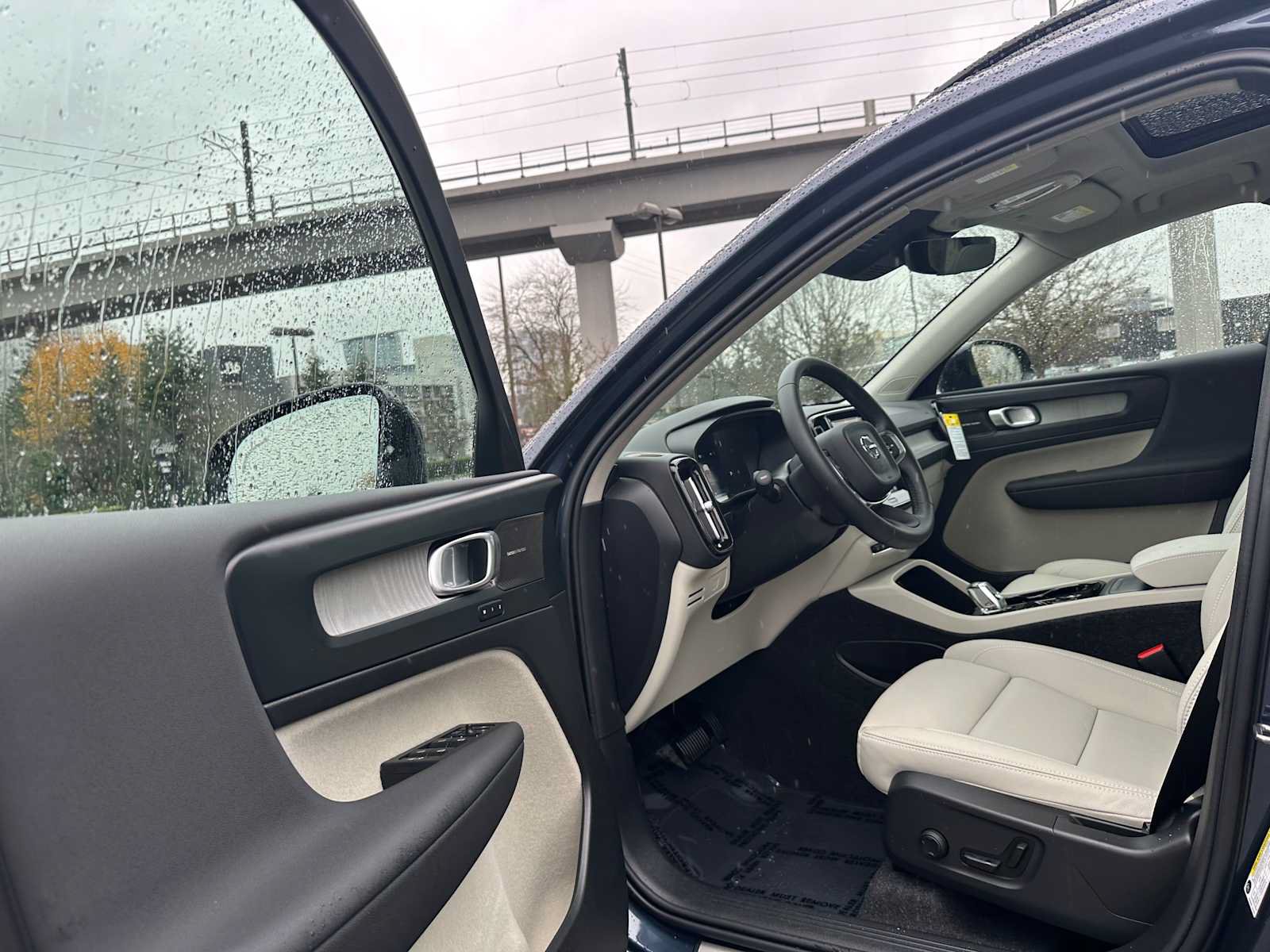 New 2026 Volvo XC40 B5 Ultra w/ Climate Package AWD/4WD image 20