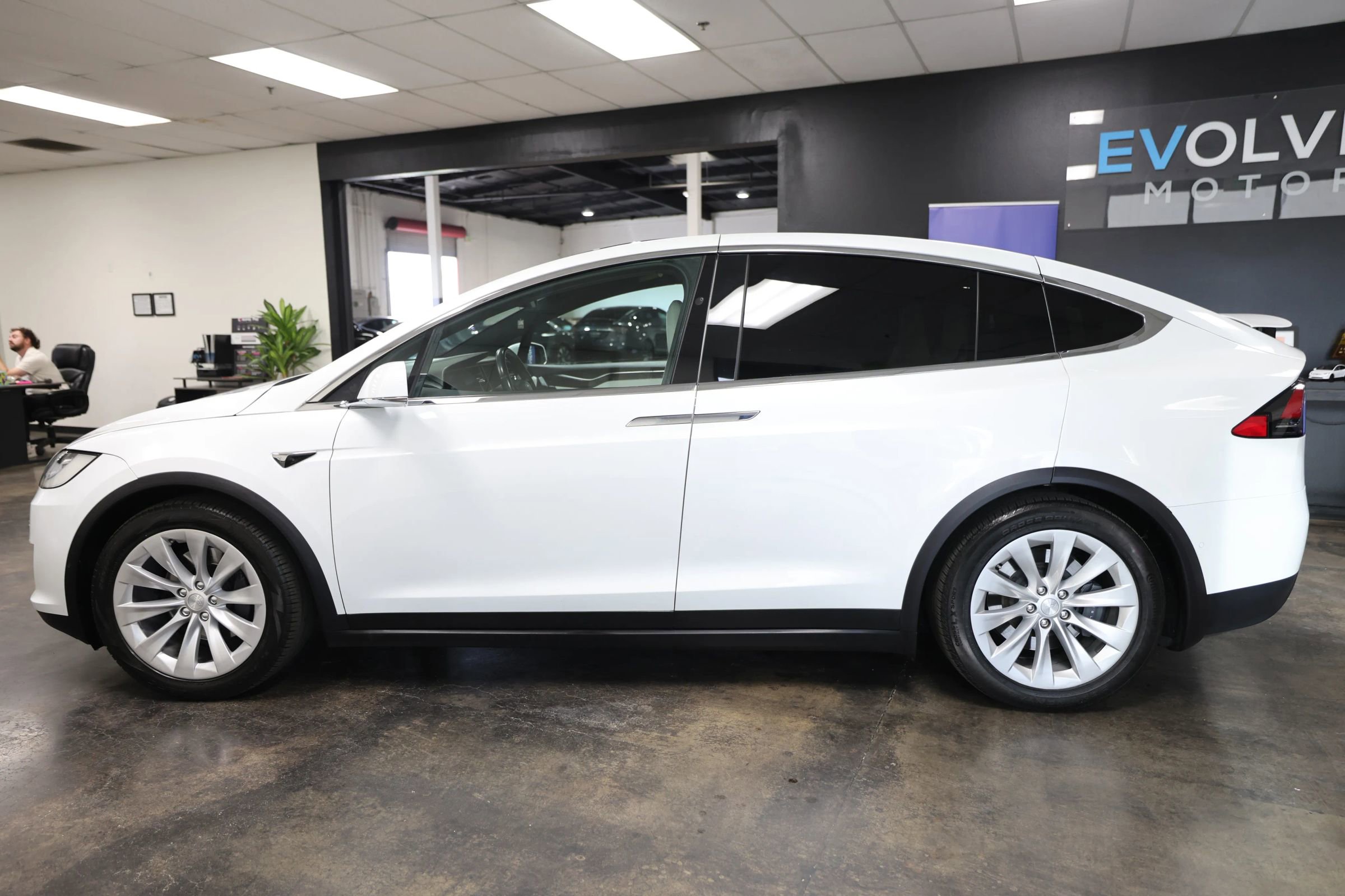 Used 2019 Tesla Model X Long Range AWD/4WD image 11