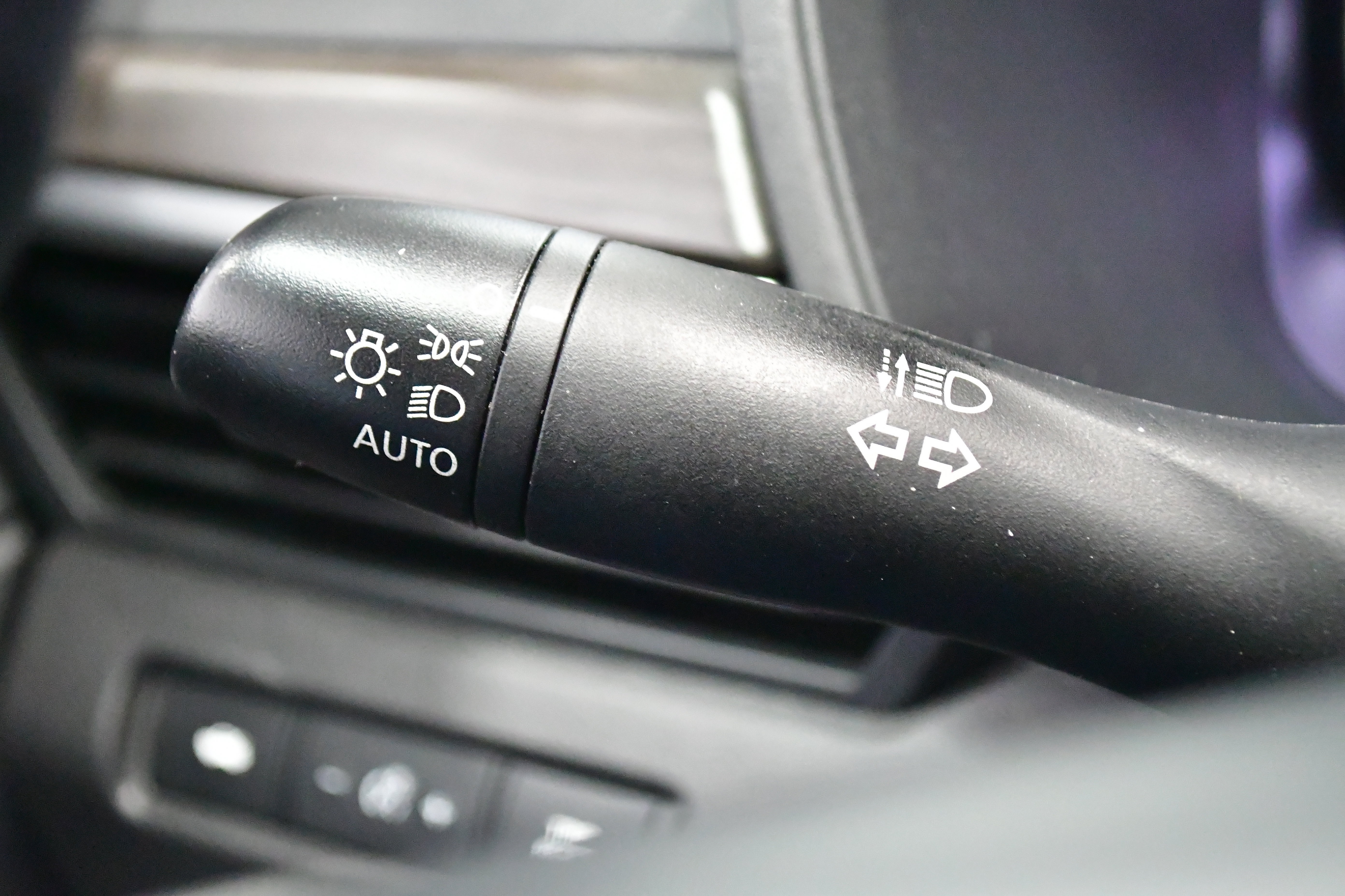 Used 2025 Nissan Altima 2.5 SV FWD image 18