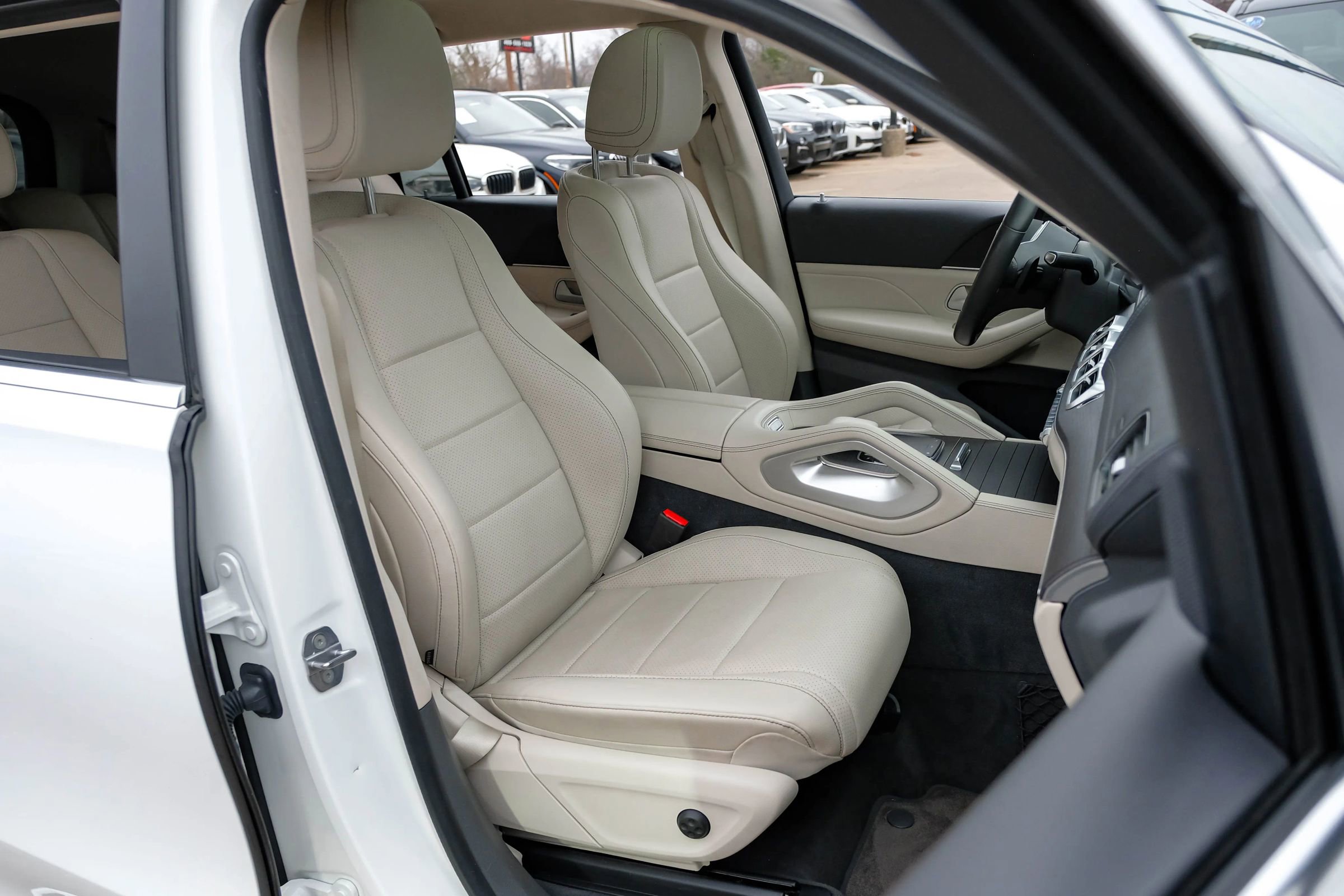 Used 2020 Mercedes-Benz GLS 450 4MATIC image 39