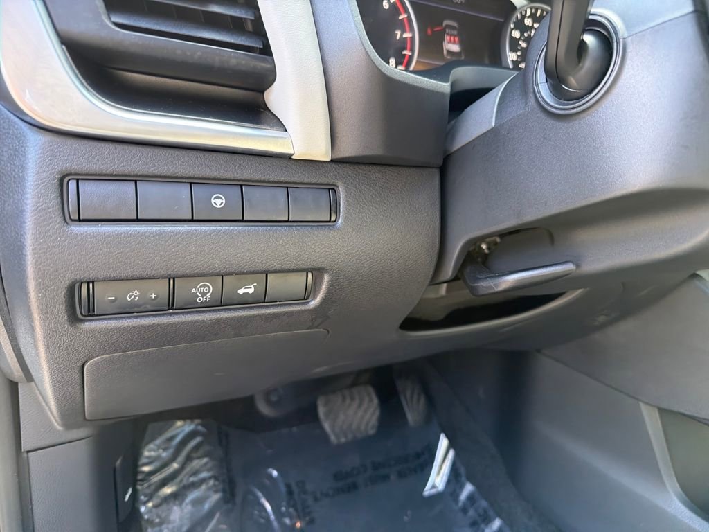 Used 2023 Nissan Rogue SV w/ SV Premium B Package image 21