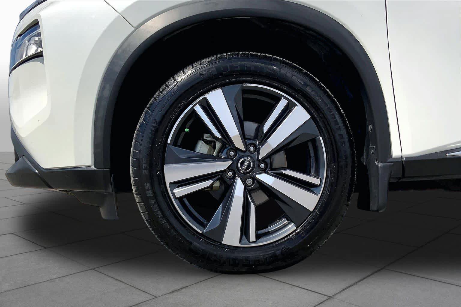 Used 2022 Nissan Rogue SL FWD image 11