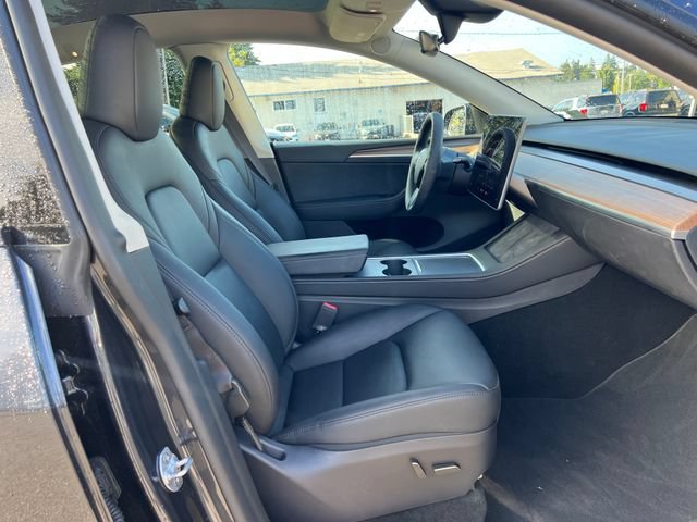 Used 2025 Tesla Model Y Long Range AWD/4WD image 9