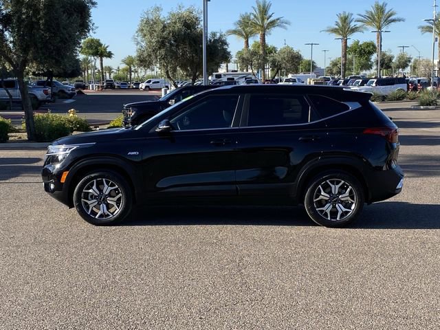 Used 2023 Kia Seltos EX image 3