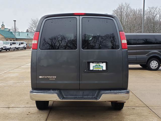 Used 2016 Chevrolet Express 3500 LT w/ LT Preferred Equipment Group image 4