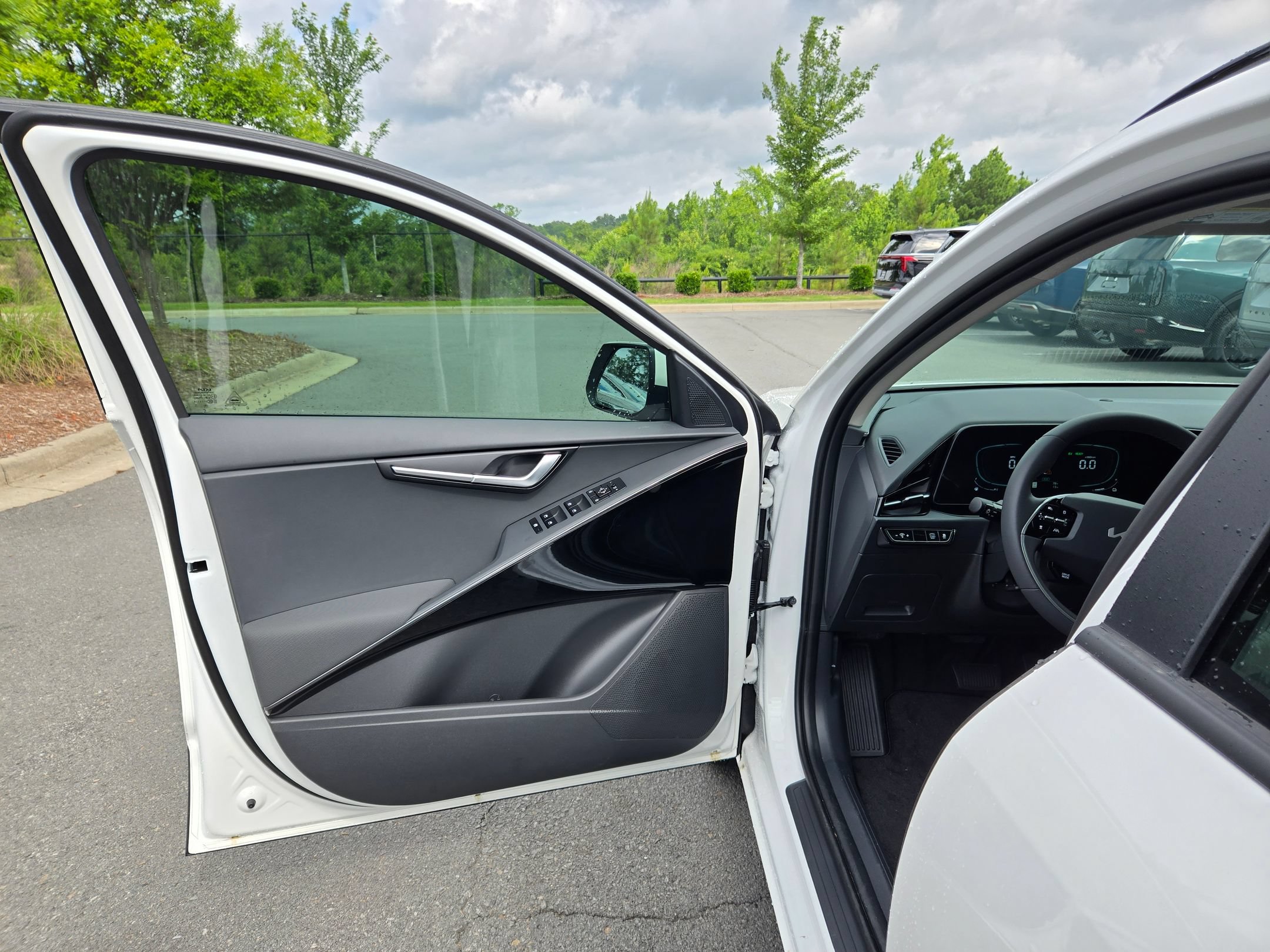 New 2026 Kia Niro EX FWD image 22