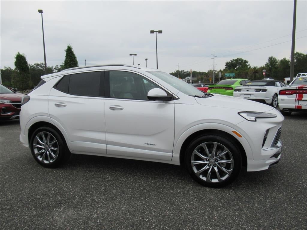 Used 2024 Buick Encore GX Avenir w/ Avenir Technology Package FWD image 2