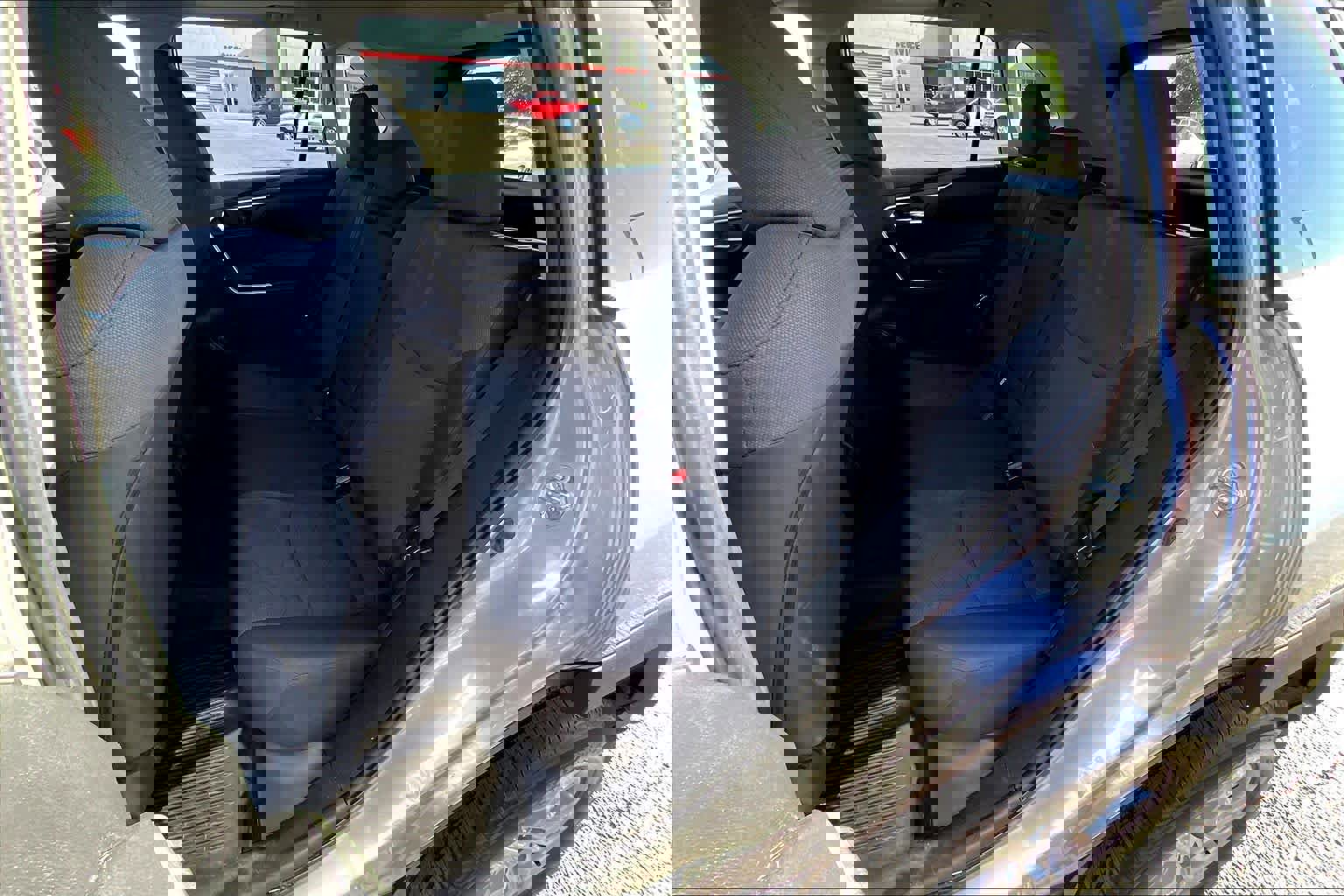 Used 2022 Toyota RAV4 XLE w/ Convenience Package AWD/4WD image 21