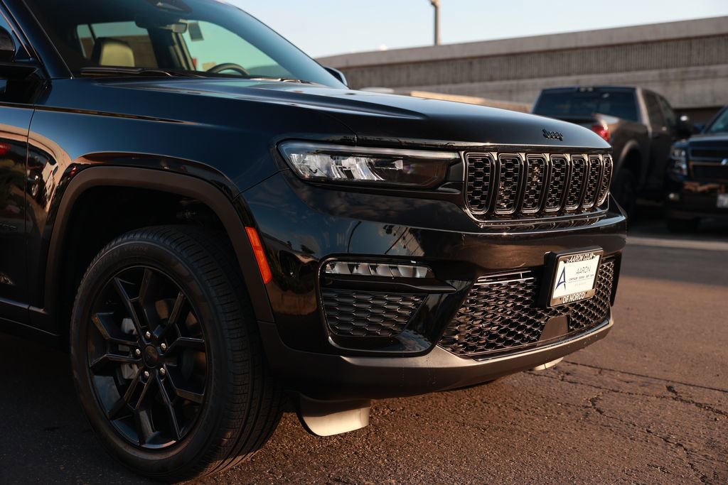 New 2025 Jeep Grand Cherokee Limited image 7