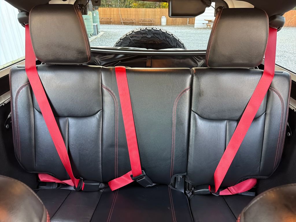 Used 2018 Jeep Wrangler Unlimited Rubicon image 24