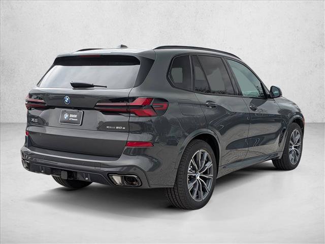 New 2026 BMW X5 xDrive50e w/ M Sport Package AWD/4WD image 2