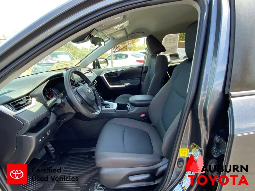 Certified 2022 Toyota RAV4 LE AWD/4WD image 28