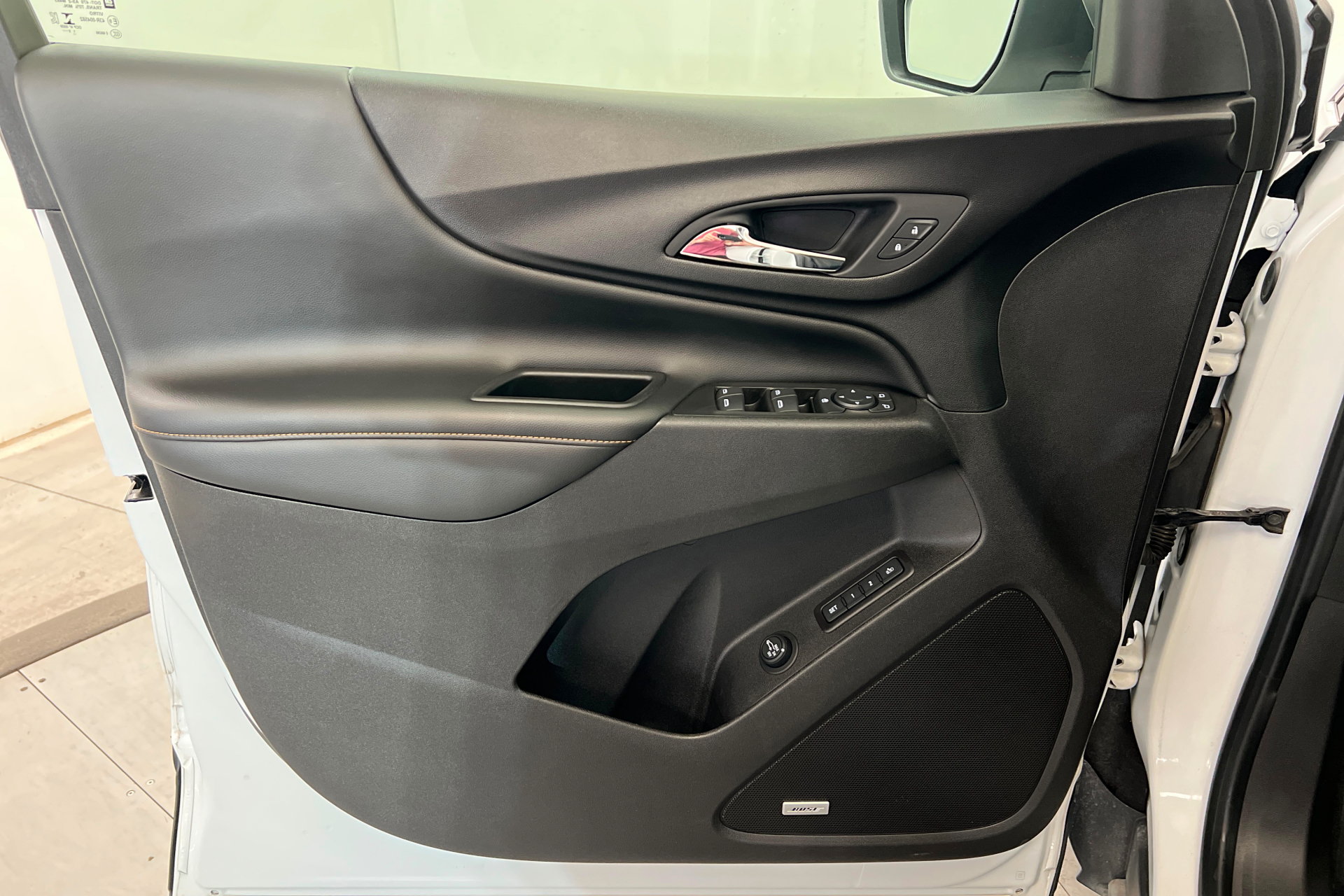 Used 2020 Chevrolet Equinox Premier AWD/4WD image 15