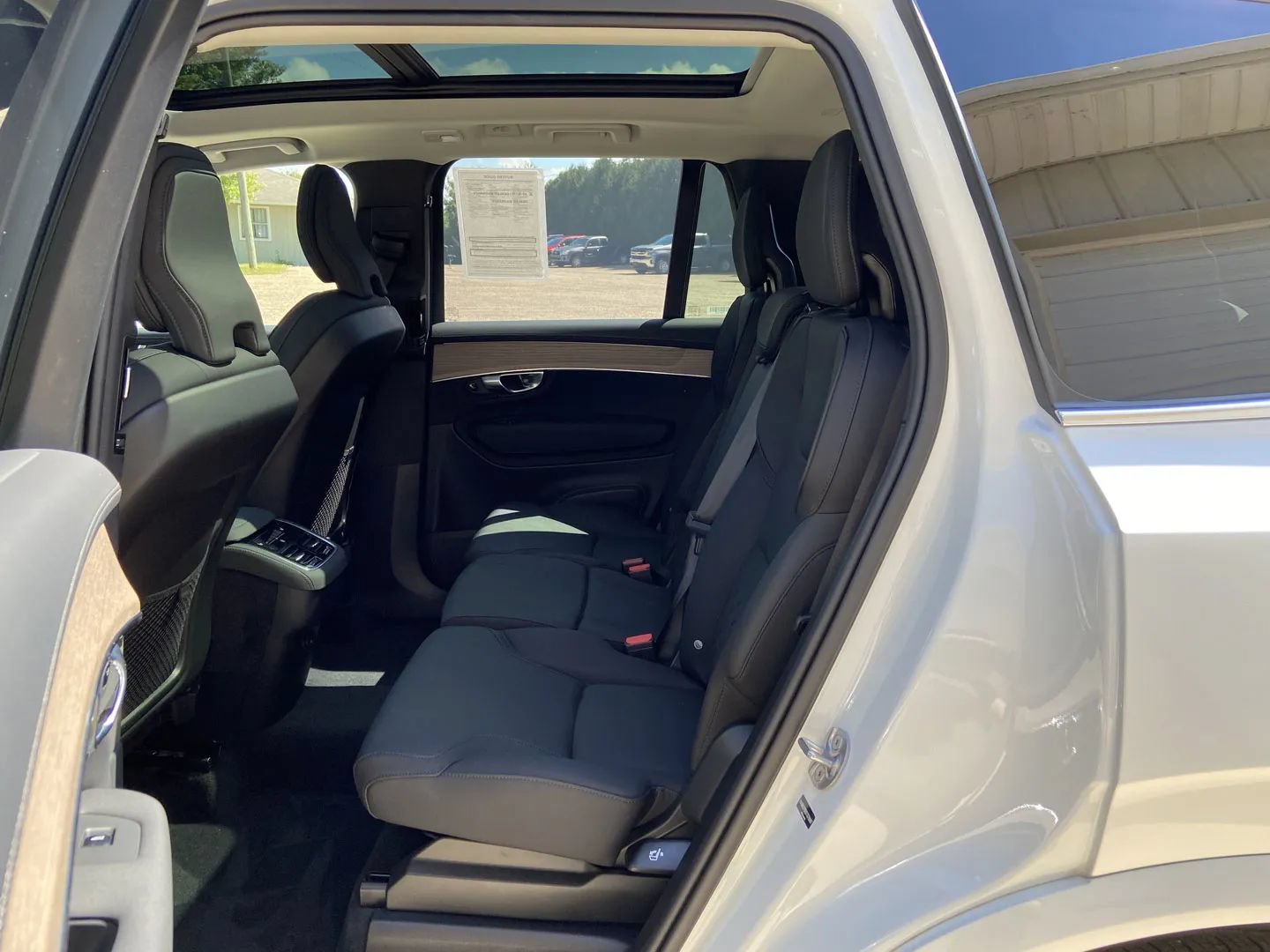 Used 2025 Volvo XC90 B6 Plus AWD/4WD image 26