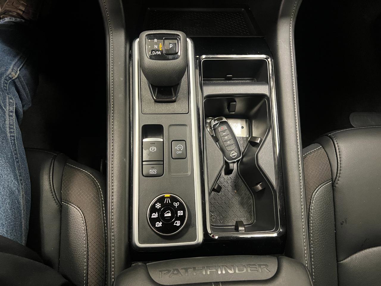 Used 2025 Nissan Pathfinder SL image 49