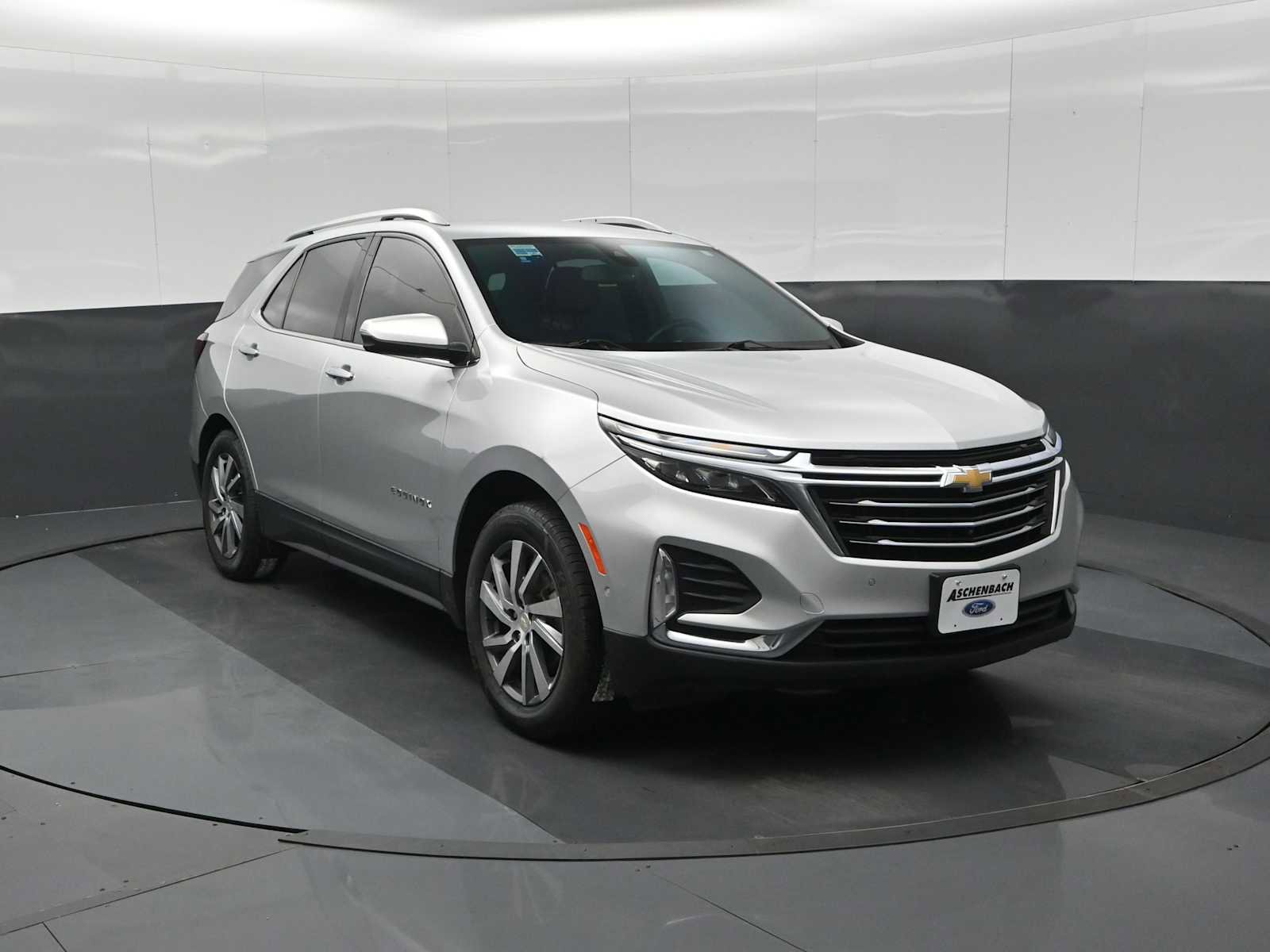 Used 2022 Chevrolet Equinox Premier AWD/4WD image 2