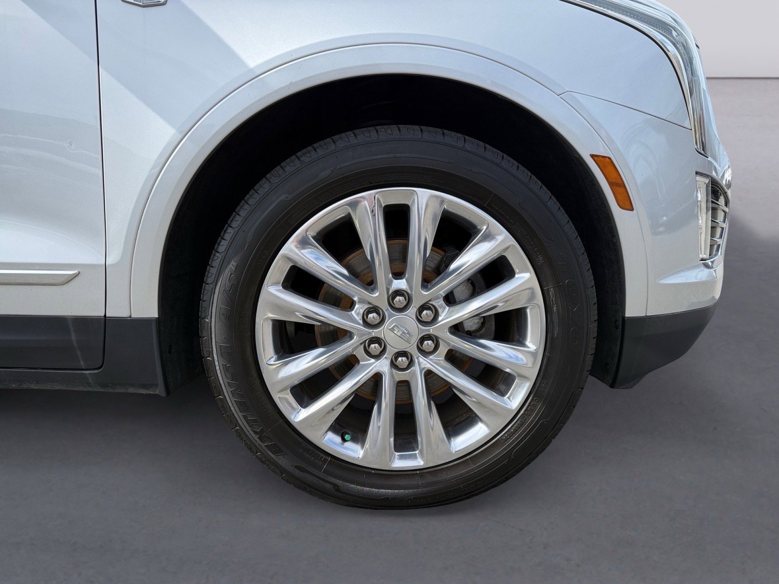 Used 2019 Cadillac XT5 Premium Luxury FWD image 9