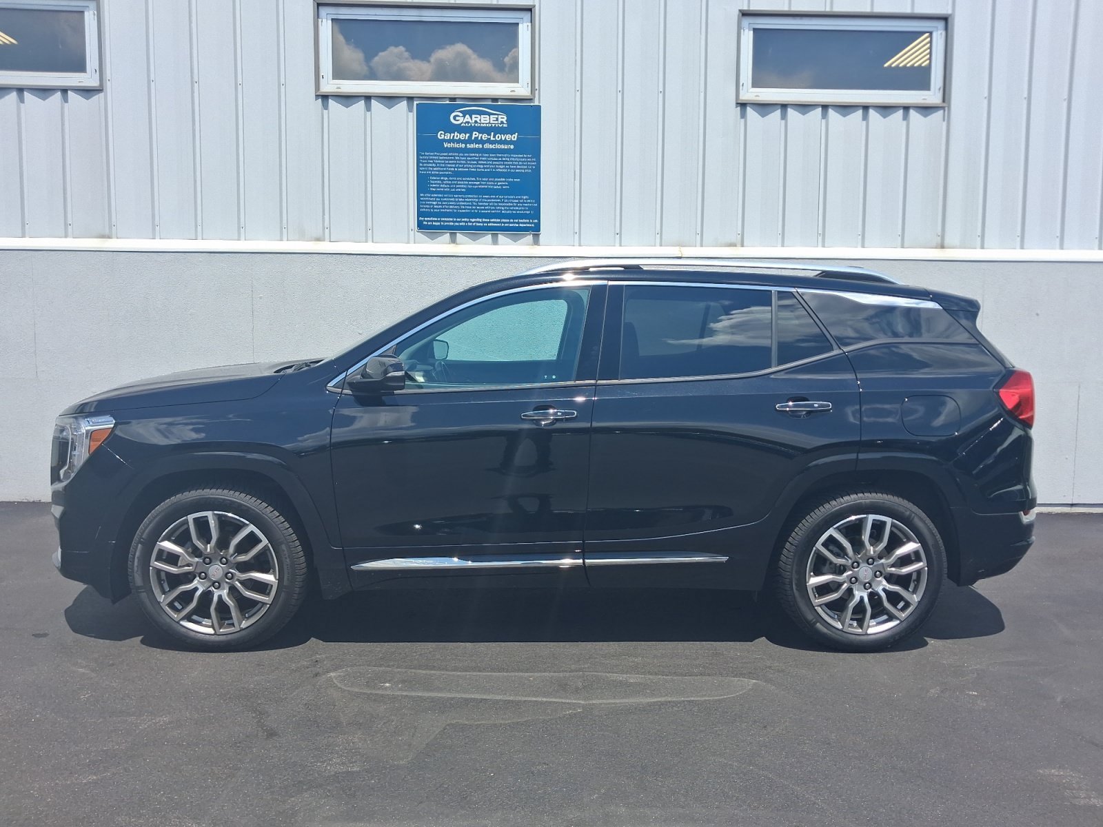 Used 2023 GMC Terrain Denali w/ LPO, Floor Liner Package AWD/4WD image 2