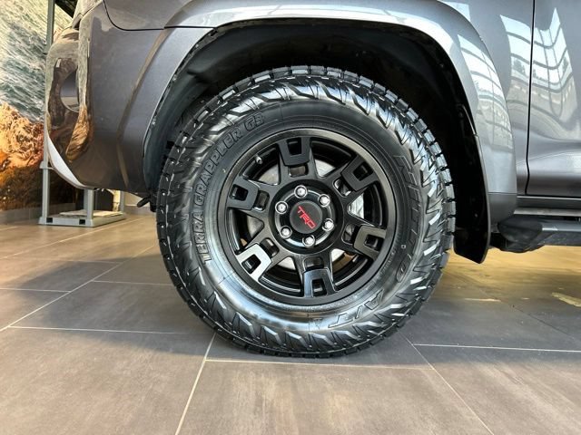 Used 2021 Toyota 4Runner TRD Off-Road AWD/4WD image 38