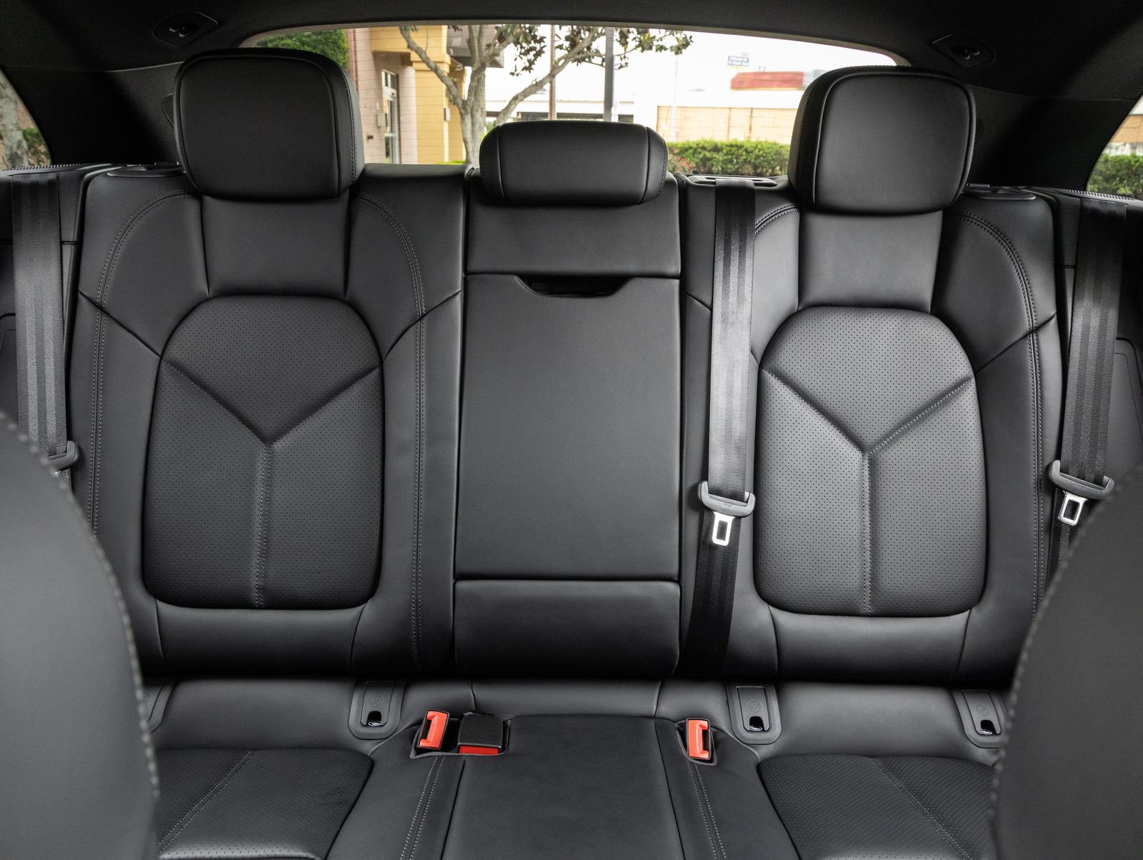 Certified 2026 Porsche Macan AWD/4WD image 28