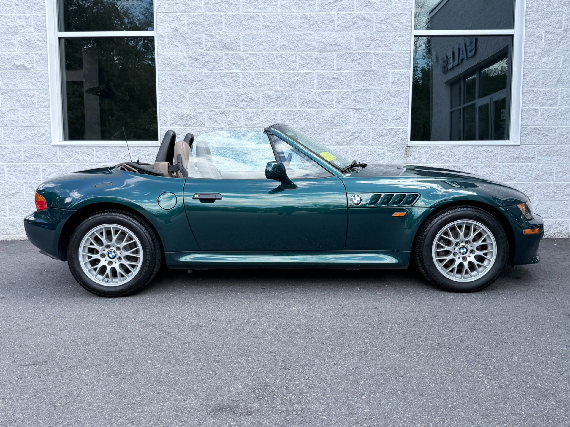 Used 1999 BMW Z3 2.5i RWD image 31