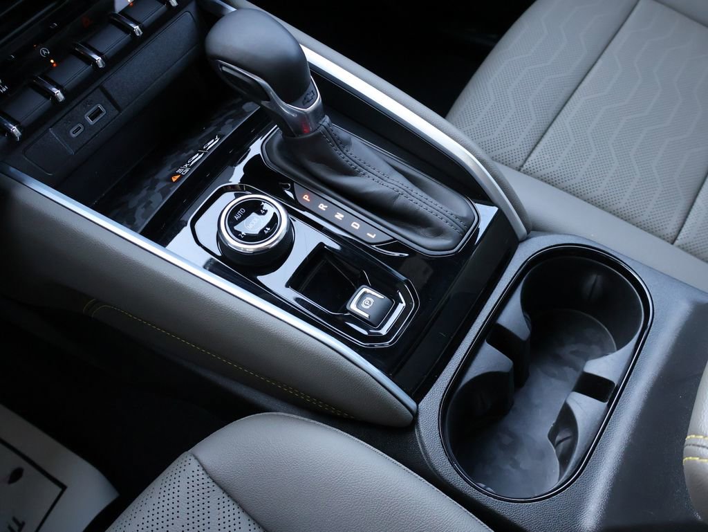 Used 2024 Chevrolet Colorado ZR2 w/ ZR2 Convenience Package III image 29